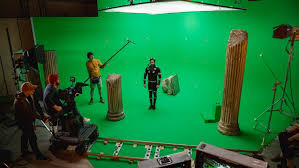 How to Use the Green Screen for Crafting Iconic Scenes